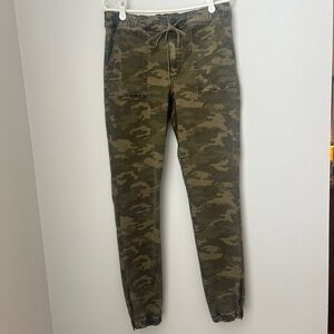 American Eagle Outfitters Jogger Pants Women's Size 12 Camo Cargo Zip Ankle